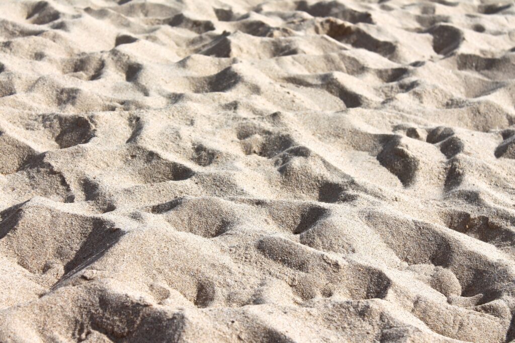 Er sandkassa snart tom?  Sand kalles en av århundrets viktigste, men minst verdsatte varer.
