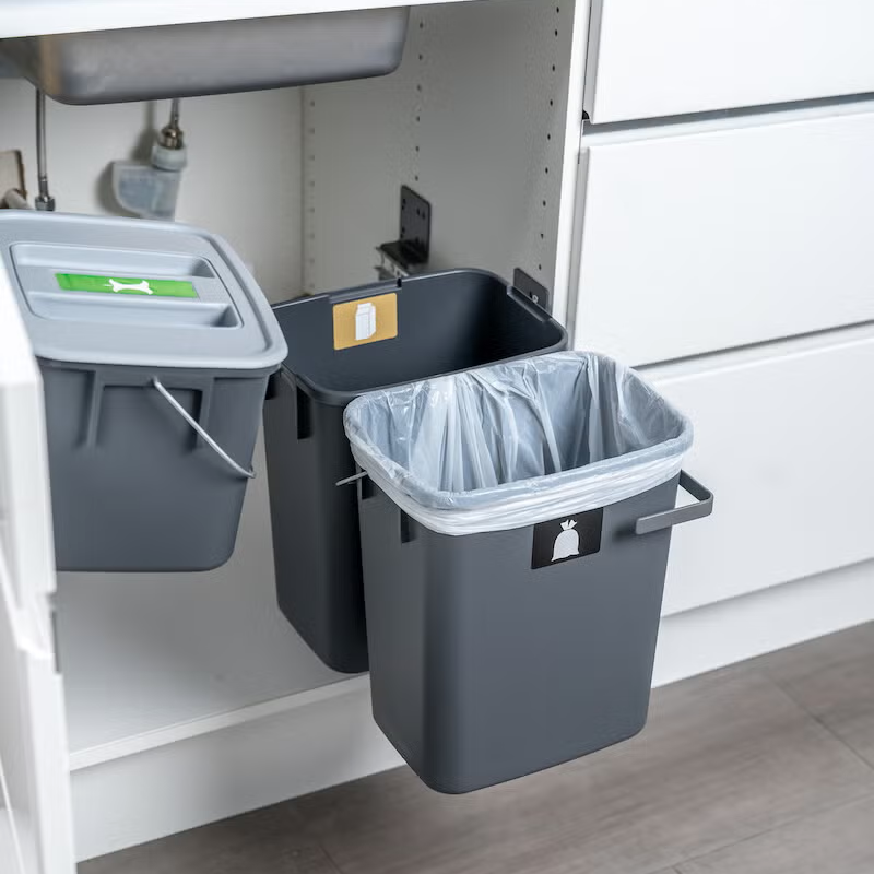Kildesorteringssystem under kjøkkenvasken fra Clas Ohlson